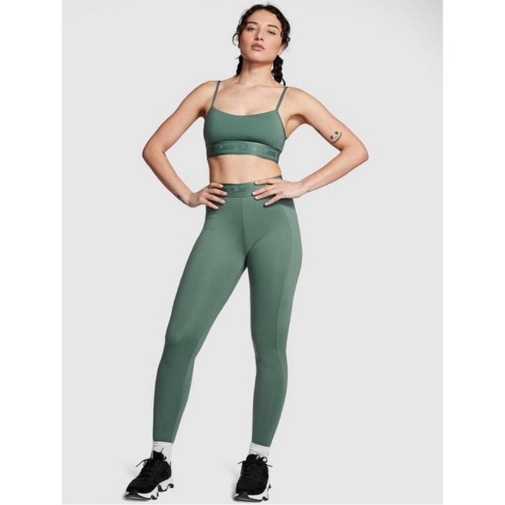 PINK Victoria's Secret Sports set in Sage - Picture 7 of 7